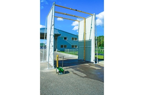 Brama dezynfekcyjna z osłonami od wiatru brama_przeciwwiatrowa